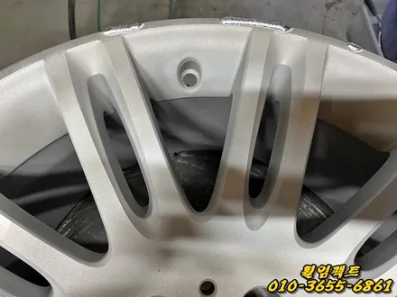 〔벤츠E350/18인치 순정휠〕벤츠e클래스 휠긁힘,주차상처,휠보레(wheelboer)장착,휠보레파손,  휠복원,휠용접,휠도색,분체도장 / 부산 사상구 감전동