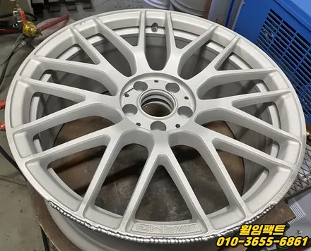〔벤츠C63 AMG〕 주차상처,덧칠,휠긁힘,각인없음,용접복원,분체도장 / 부산 사상구 감전동