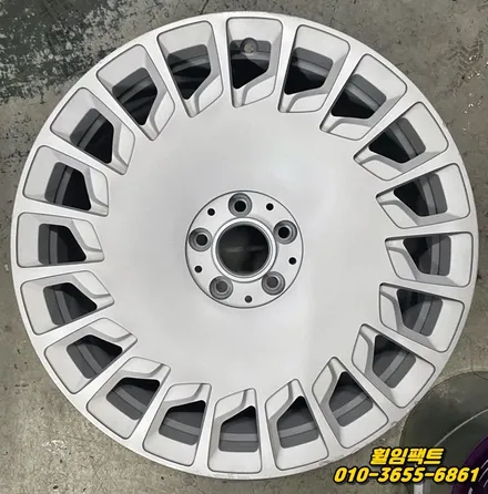〔벤츠 마흐바흐 s650〕휠긁힘,휠패임,휠찍힘,휠기스,휠주차상처,휠찌그러짐,굴절수리,다이아몬드컷팅,휠복원,휠분체도장\