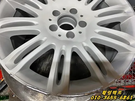 〔벤츠E350/18인치 순정휠〕벤츠e클래스 휠긁힘,주차상처,휠보레(wheelboer)장착,휠보레파손,  휠복원,휠용접,휠도색,분체도장 / 부산 사상구 감전동