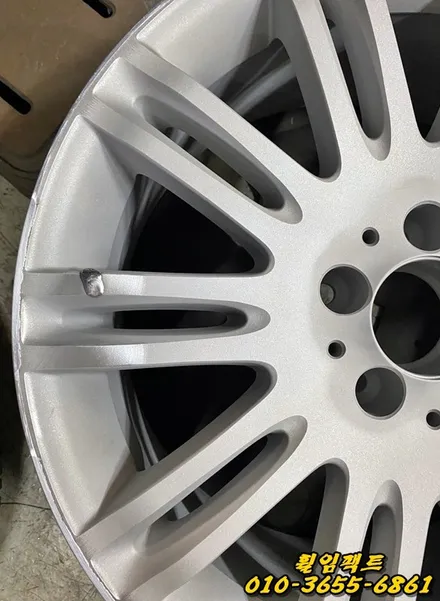 〔벤츠E350/18인치 순정휠〕벤츠e클래스 휠긁힘,주차상처,휠보레(wheelboer)장착,휠보레파손,  휠복원,휠용접,휠도색,분체도장 / 부산 사상구 감전동