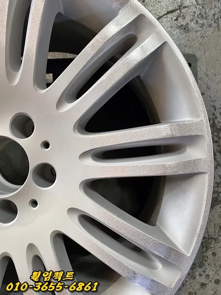 〔벤츠E350/18인치 순정휠〕벤츠e클래스 휠긁힘,주차상처,휠보레(wheelboer)장착,휠보레파손,  휠복원,휠용접,휠도색,분체도장 / 부산 사상구 감전동