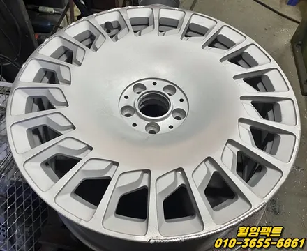 〔벤츠 마흐바흐 s650〕휠긁힘,휠패임,휠찍힘,휠기스,휠주차상처,휠찌그러짐,굴절수리,다이아몬드컷팅,휠복원,휠분체도장\