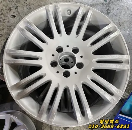 〔벤츠E350/18인치 순정휠〕벤츠e클래스 휠긁힘,주차상처,휠보레(wheelboer)장착,휠보레파손,  휠복원,휠용접,휠도색,분체도장 / 부산 사상구 감전동