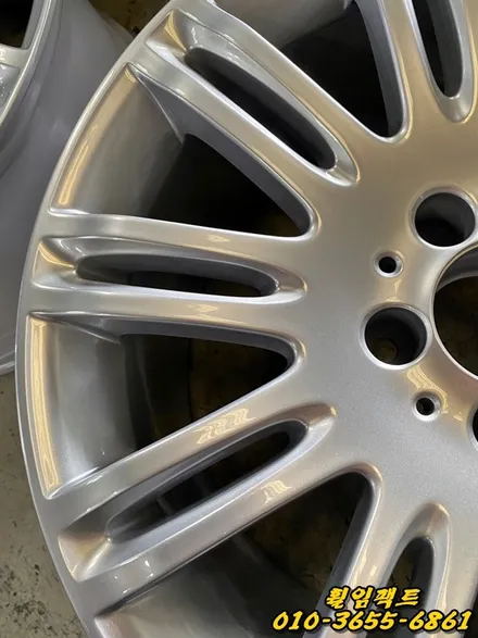 〔벤츠E350/18인치 순정휠〕벤츠e클래스 휠긁힘,주차상처,휠보레(wheelboer)장착,휠보레파손,  휠복원,휠용접,휠도색,분체도장 / 부산 사상구 감전동