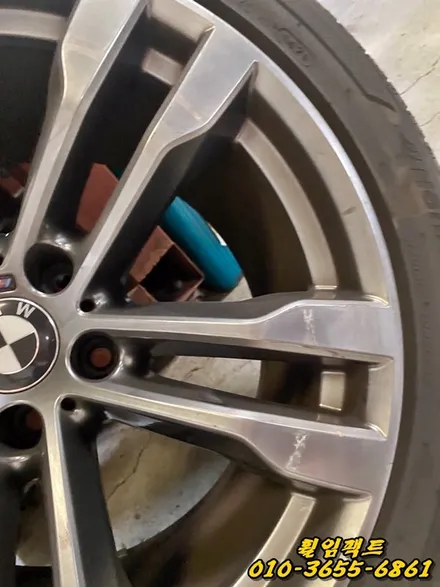 BMW X6 스포크긁힘,휠기스,합리적인비용,자동차휠긁힘복원,휠수리,휠복원,휠도색,휠임팩트,휠분체도장영상 / 부산 사상구 감전동