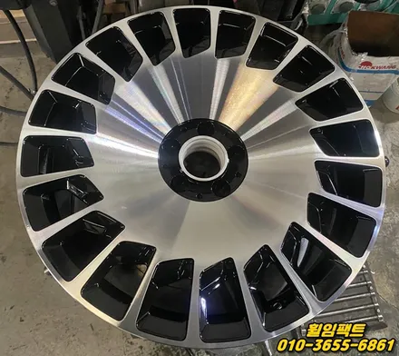 〔벤츠 마흐바흐 s650〕휠긁힘,휠패임,휠찍힘,휠기스,휠주차상처,휠찌그러짐,굴절수리,다이아몬드컷팅,휠복원,휠분체도장\
