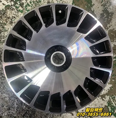〔벤츠 마흐바흐 s650〕휠긁힘,휠패임,휠찍힘,휠기스,휠주차상처,휠찌그러짐,굴절수리,다이아몬드컷팅,휠복원,휠분체도장\