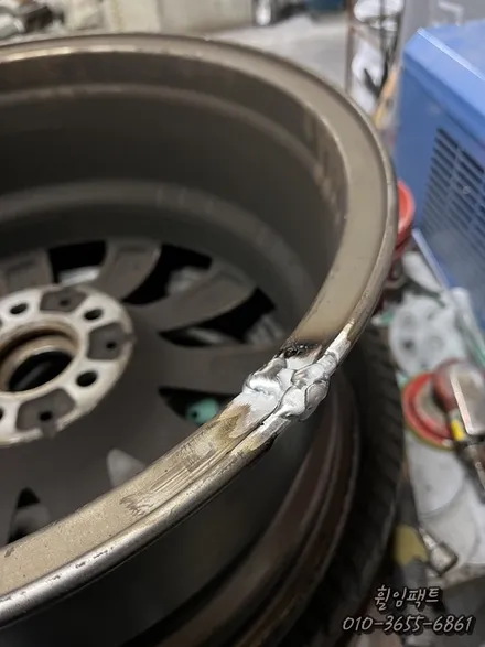 [부산휠수리] [부산휠복원] [부산휠도색] <휠임팩트> BMW 5시리즈 19인치 크랙, 굴절수리 / 부산 사상구 감전동