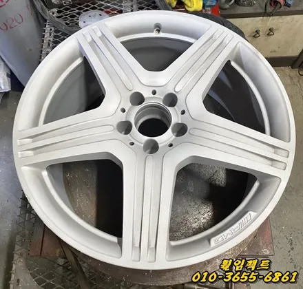 〔부산휠복원〕〔벤츠휠복원〕〔벤츠휠굴절수리〕휠임팩트/벤츠CLS63AMG 휠수리/굴절수리/도장작업 / 부산 사상구 감전동