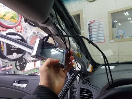 자동차 블랙박스- 현대 엑센트 ESV E-1 플러스 블랙박스 장착 / 의정부 장암동