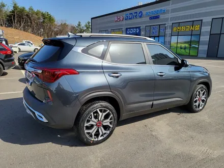 순천악동모터스 ◇신차패키지◇ 국산 소형 SUV 셀토스, 레인보우 V90 썬팅시공 + 파인뷰 LX7000 블랙박스 장착 후 출고!! / 순천, 여수, 광양