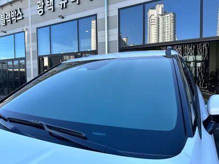 순천 썬팅 카니발 시공 전문 / 탄탄한 내구성과 우수한 열 차단 성능, 시인성을 자랑하는 국내 브랜드 세인트 아모 스퍼터 반사필름 / 순천, 여수, 광양