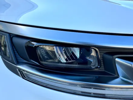 순천 썬팅 카니발 시공 전문 / 탄탄한 내구성과 우수한 열 차단 성능, 시인성을 자랑하는 국내 브랜드 세인트 아모 스퍼터 반사필름 / 순천, 여수, 광양