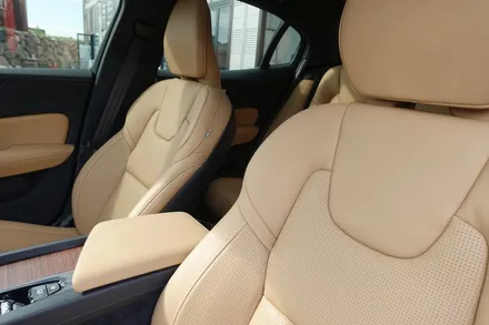 볼보 S60 순천 신차패키지 세인트아모 스퍼터 아이나비 Z5000 하이패스 유리막 코팅 생활보호 PPF 5종 딜리버리까지 깔-끔 / 순천, 여수, 광양