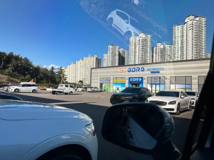 순천 썬팅 카니발 시공 전문 / 탄탄한 내구성과 우수한 열 차단 성능, 시인성을 자랑하는 국내 브랜드 세인트 아모 스퍼터 반사필름 / 순천, 여수, 광양