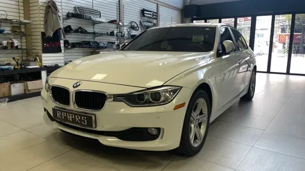bmw f30 320d 순정 같은 카플레이,안드로이드오토 로 이젠 편하게 내비보면서 봄 드라이브 어때요?  리페어파츠 / 전북 전주, 광주, 김제