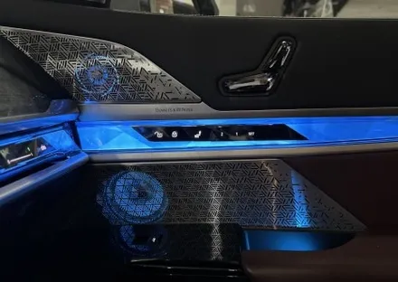 BMW G70 I7 회오리스피커 풀커버로 순정 엠비언트의 드레스업! / 전북 전주, 광주, 김제