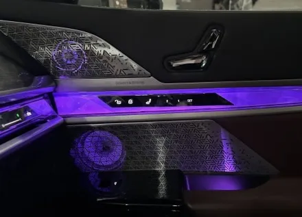 BMW G70 I7 회오리스피커 풀커버로 순정 엠비언트의 드레스업! / 전북 전주, 광주, 김제