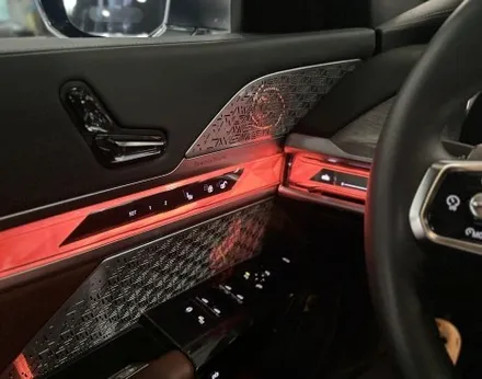 BMW G70 I7 회오리스피커 엠비언트 풀커버 시공은 전주 어디!? / 전북 전주, 광주, 김제