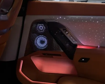 BMW G70 740i 실내 풀 트리밍  에르메스 오렌지 커스텀 & 풀커버 회오리스피커 / 전북 전주, 광주, 김제