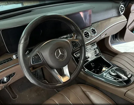 벤츠 W213 E300 - 송풍구,4D부메스터전동트위터,유광 카본랩핑 레츠고 / 전북 전주, 광주, 김제