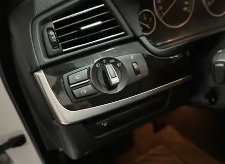 BMW F10 520d 순정같은 비노출 엠비언트 장착 끝! / 전북 전주, 광주, 김제