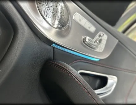 벤츠 W205 C200 카브리올레 64컬러 업그레이드와 송풍구 엠비언트 장착기 / 전북 전주, 광주, 김제