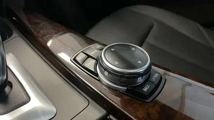 bmw f30 320d 순정 같은 카플레이,안드로이드오토 로 이젠 편하게 내비보면서 봄 드라이브 어때요?  리페어파츠 / 전북 전주, 광주, 김제