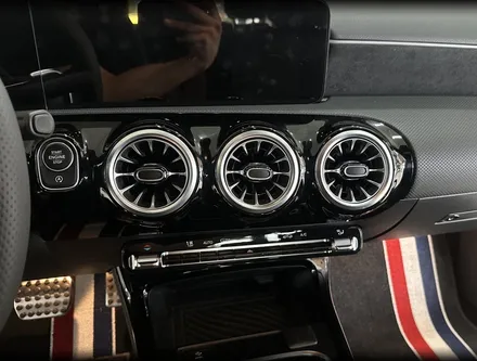 벤츠 W177 A35 amg 2.0 터보의 최강자! amg 하면 카본! 실내도 카본으로 랩핑 시공 / 전북 전주, 광주, 김제
