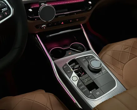 BMW I4 순정 엠비언트 확장으로 내비하단부터 콘솔,컵홀더 거기에 크리스탈 4종까지 / 전북 전주, 광주, 김제