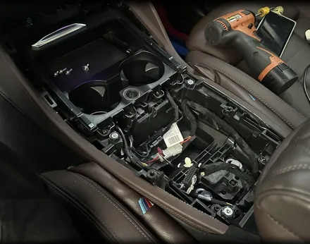 BMW G02 X4 콘솔 컵홀더 엠비언트 그리고 크리스탈 기어봉 세트 가즈아 / 전북 전주, 광주, 김제