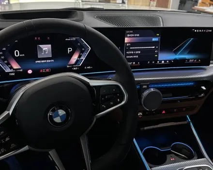 BMW I4 순정 엠비언트 확장으로 내비하단부터 콘솔,컵홀더 거기에 크리스탈 4종까지 / 전북 전주, 광주, 김제