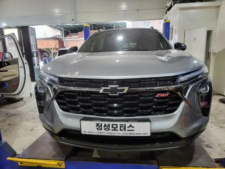 거창 쉐보레 트랙스 크로스오버 순정 사이드스텝 장착! / 거창 창원