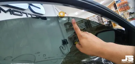 (1탄) 거창 벤츠C63 AMG 디텍 썬팅, 블랙박스, 후방카메라, 보조배터리 시공하기 / 거창 창원