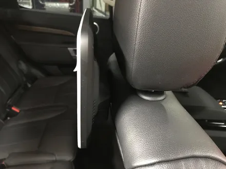 랜드로버 디스커버리5 큐슬림2 리어모니터
