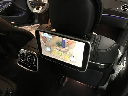 벤츠 S63 AMG 리어모니터 장착