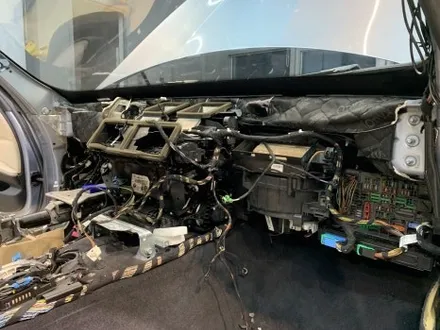 BMW E90 328i 크레파스 냄새 제거 하기!