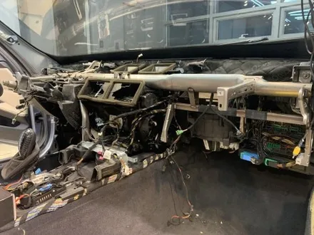 BMW E90 328i 크레파스 냄새 제거 하기!