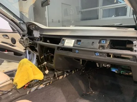 BMW E90 328i 크레파스 냄새 제거 하기!