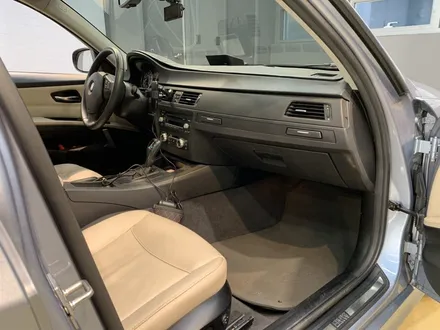 BMW E90 328i 크레파스 냄새 제거 하기!