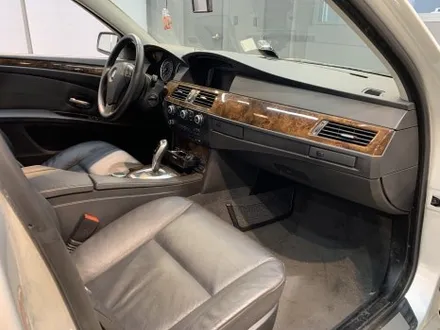 BMW 528i E60 크레파스 냄새 제거!