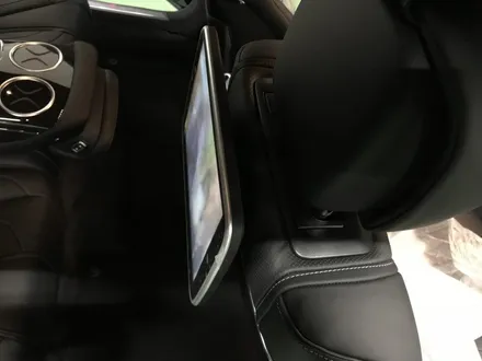 벤츠 S63 AMG 리어모니터 장착