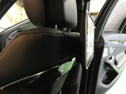 벤츠 S63 AMG 리어모니터 장착