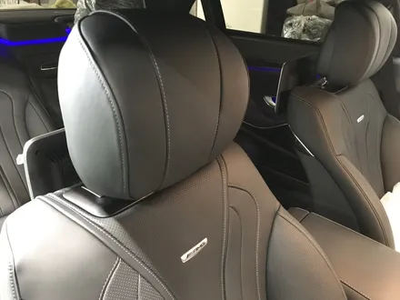 벤츠 S63 AMG 리어모니터 장착