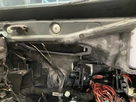 BMW E90 328i 크레파스 냄새 제거 하기!