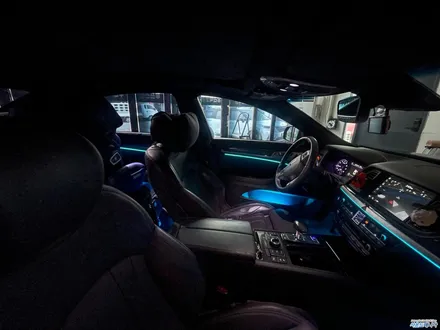 울산 DMX 엠비언트 제네시스G80 스포츠에 순정스럽게 비노출로 매립 / 울산, 경남