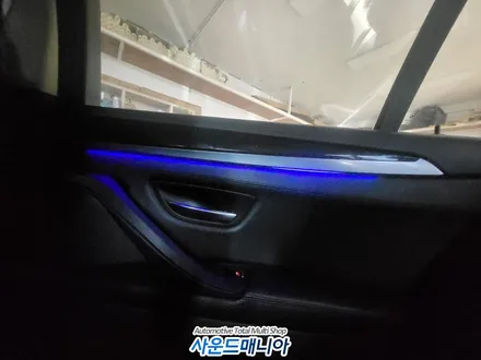 BMW 520d  F10  DMX 엠비언트 라이트를 비노출로 장착해보니 환상적이야 :) / 울산, 경남