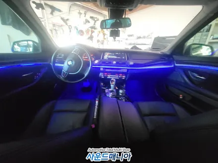 BMW 520d  F10  DMX 엠비언트 라이트를 비노출로 장착해보니 환상적이야 :) / 울산, 경남