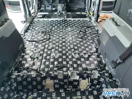 카니발ka4  바닥방음 바닥모노륨 차박레일 Xm전용 천장모니터 보조모니터 작업 / 울산, 경남